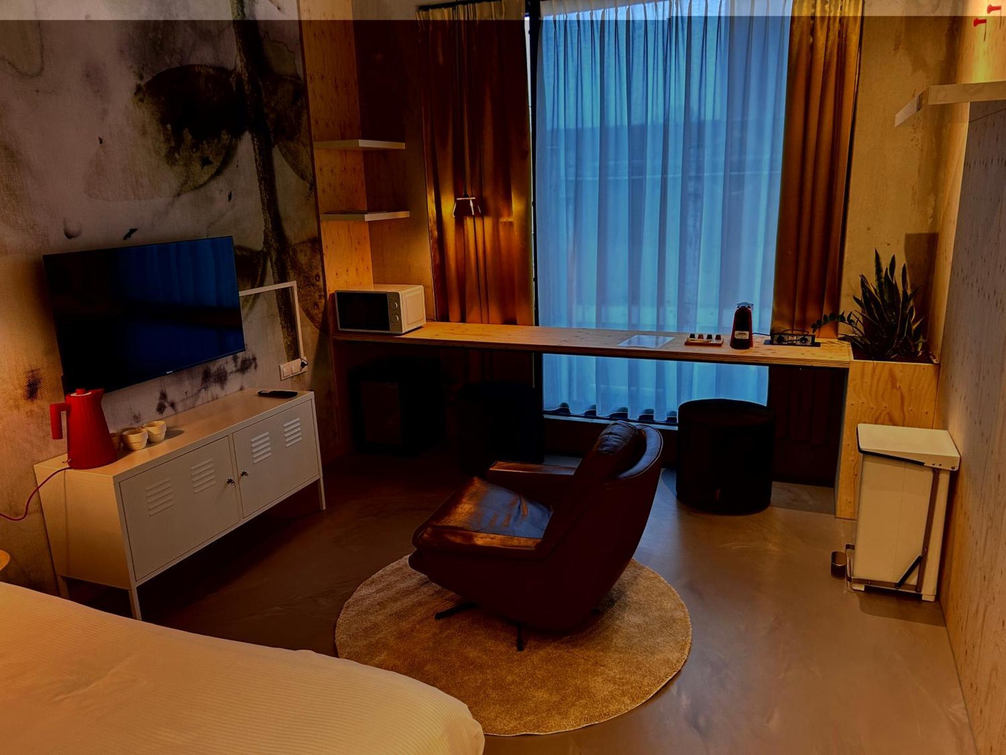 Moloko, Modern Designed Sleep & Shower Hotel In City Center, Digital Key By Sms Enschede Eksteriør billede