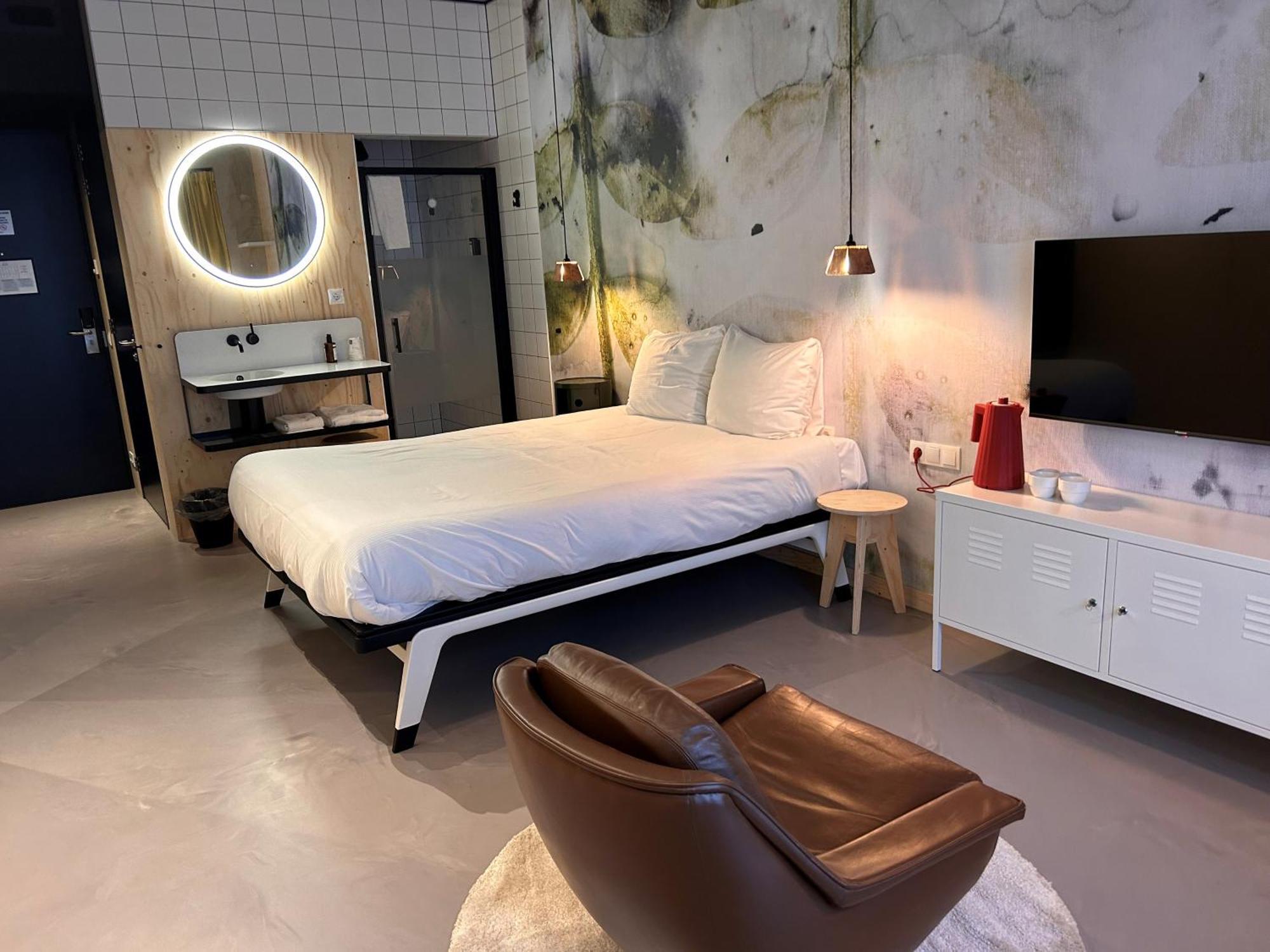 Moloko, Modern Designed Sleep & Shower Hotel In City Center, Digital Key By Sms Enschede Eksteriør billede